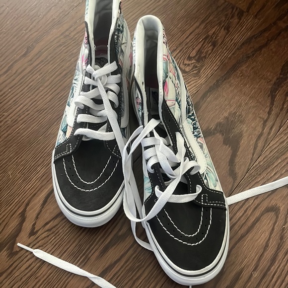 SKATEBOARD?! Brand new never worn Vans - Picture 1 of 5